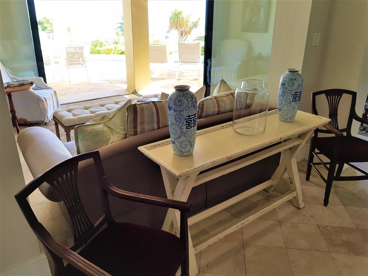 Guest house Q In Fresnaye Cape Town